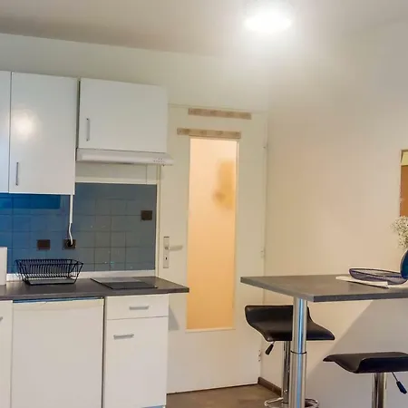 Travel Homes - The Bluefel, 2m Walk Little Venice